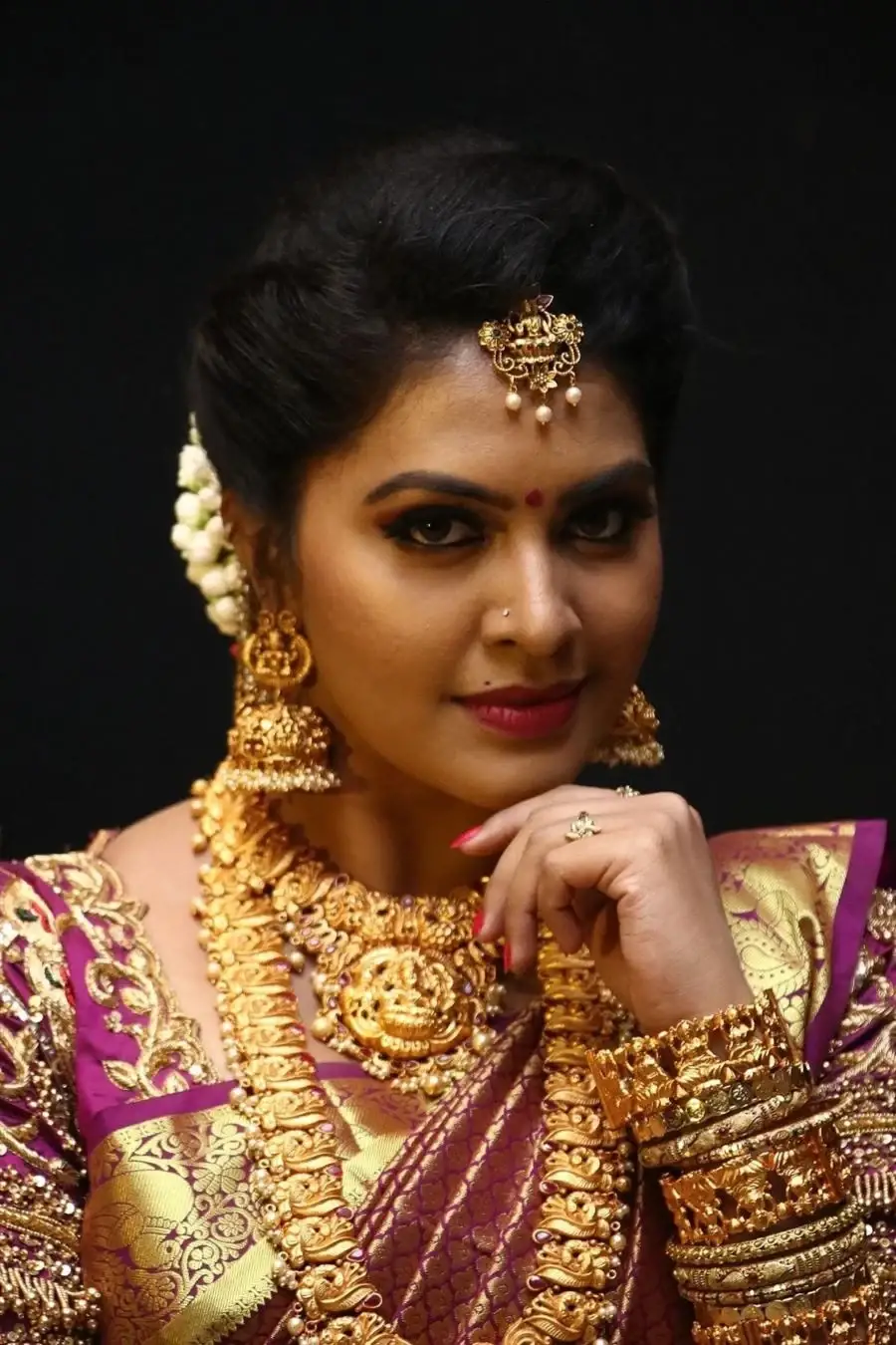 BEAUTIFUL INDIAN TV ACTRESS RACHITHA MAHALAKSHMI IN MAROON SILK SAREE 5